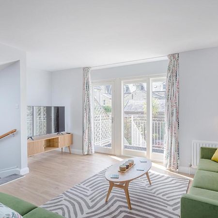 3 Bedroom Jesus Green Townhouse With Parking CBG Exterior photo