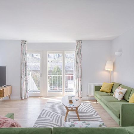 3 Bedroom Jesus Green Townhouse With Parking CBG Exterior photo